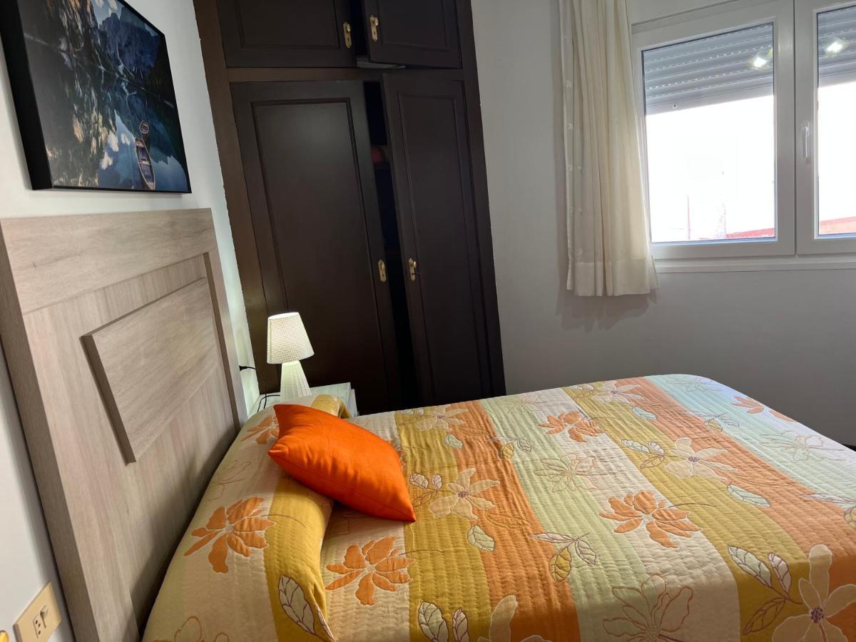 Apartamentos Playa De La Concha O O Porto de Espasante Esterno foto