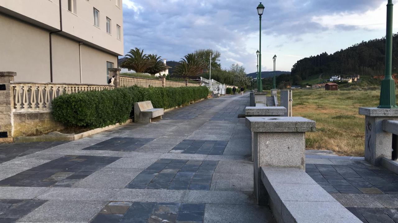 Apartamentos Playa De La Concha O O Porto de Espasante Esterno foto