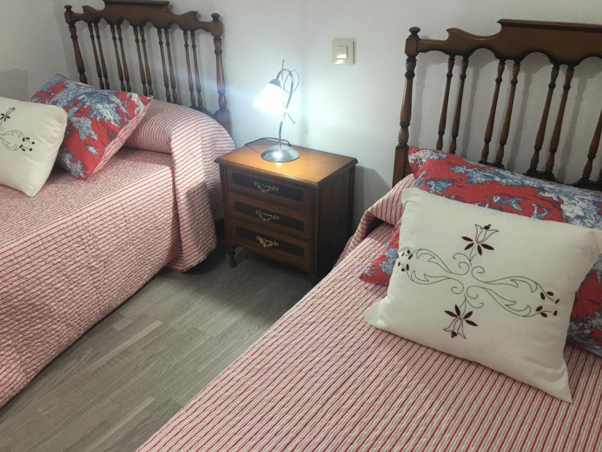 Apartamentos Playa De La Concha O O Porto de Espasante Esterno foto