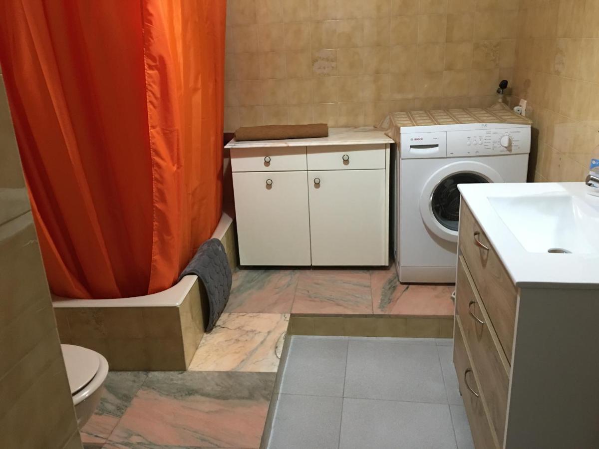 Apartamentos Playa De La Concha O O Porto de Espasante Esterno foto